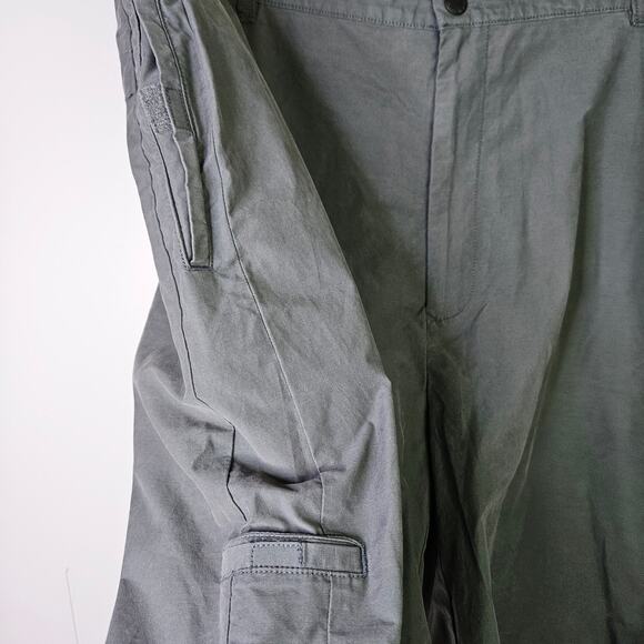 Tommy Hilfiger Gray Cargo Outdoor Shorts Hiking  Mens Size 40 Utility - Picture 9 of 9